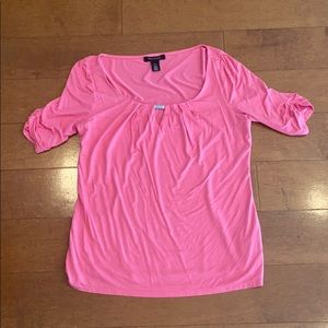 Sleeveless scoop neck top